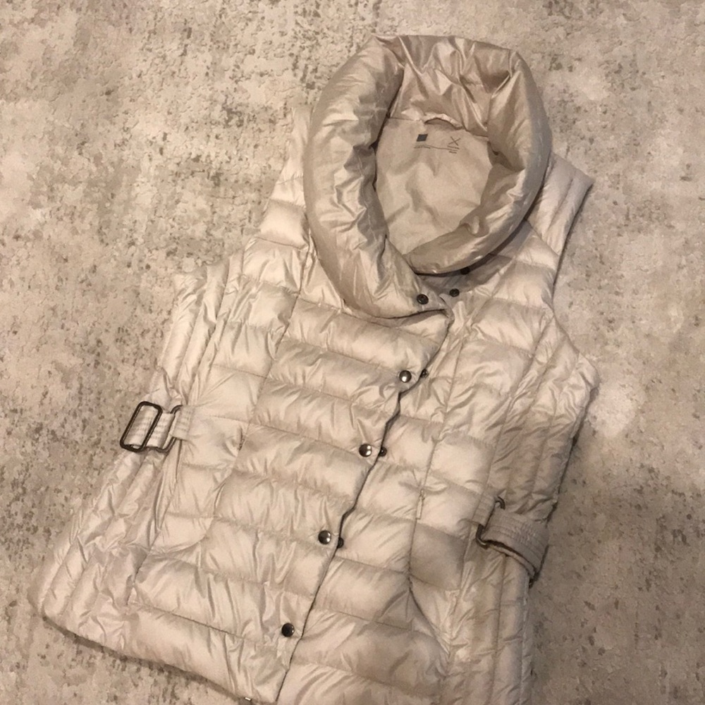 Women’s Puffer Vest with Belt - like new!